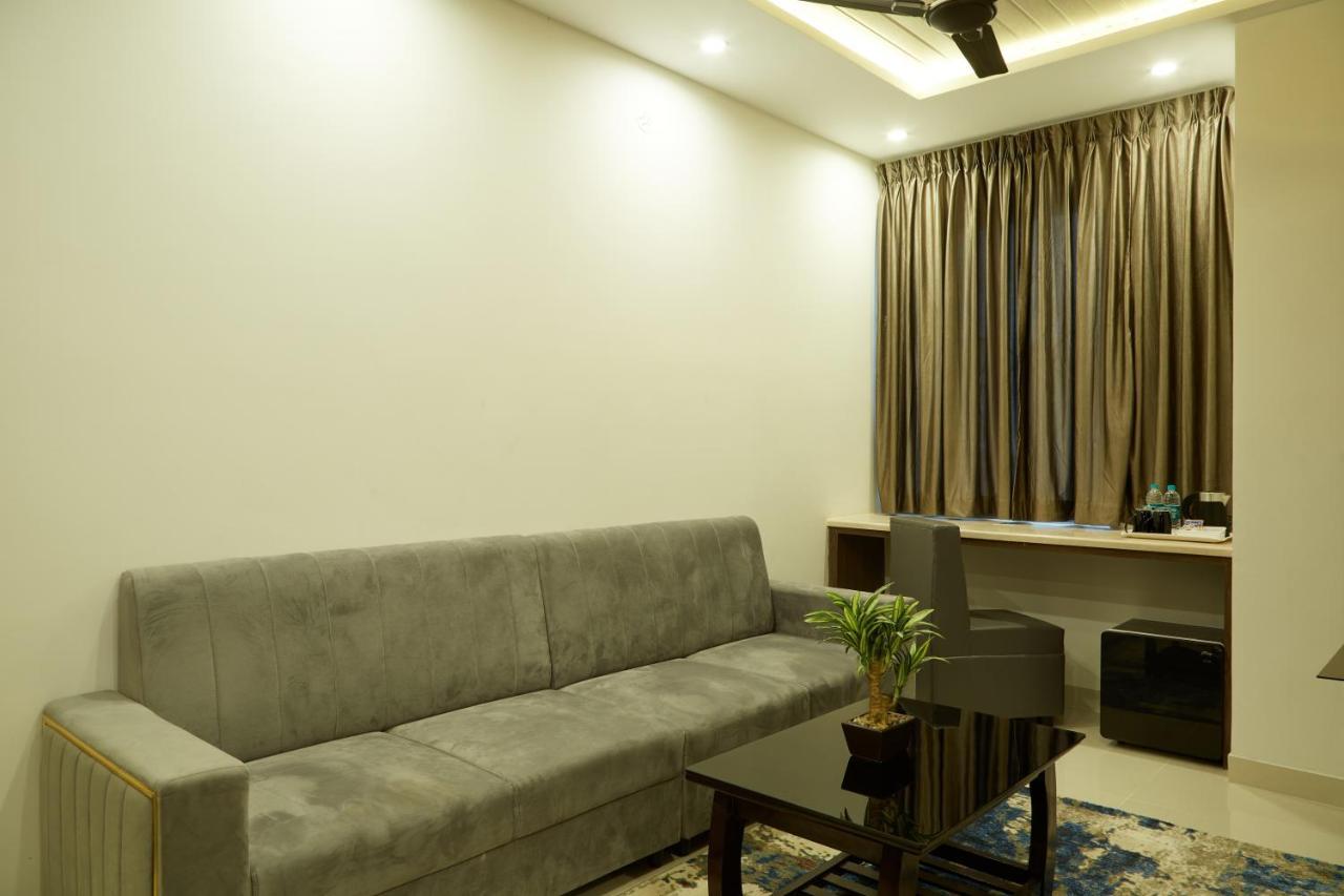 Vovo Premier Hotel 벵갈루루 외부 사진