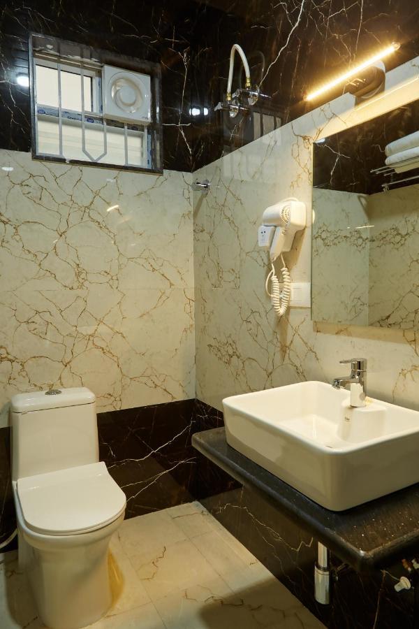 Vovo Premier Hotel 벵갈루루 외부 사진