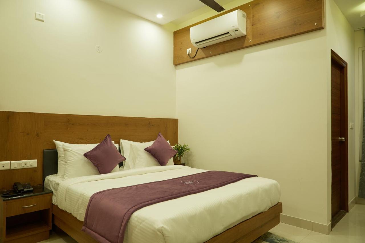 Vovo Premier Hotel 벵갈루루 외부 사진